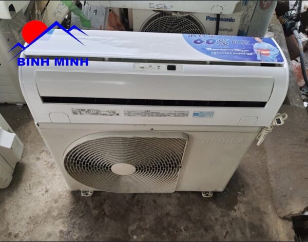 Máy lạnh treo tường Toshiba inverter Nội địa Nhật 1,5 HP mới 90%