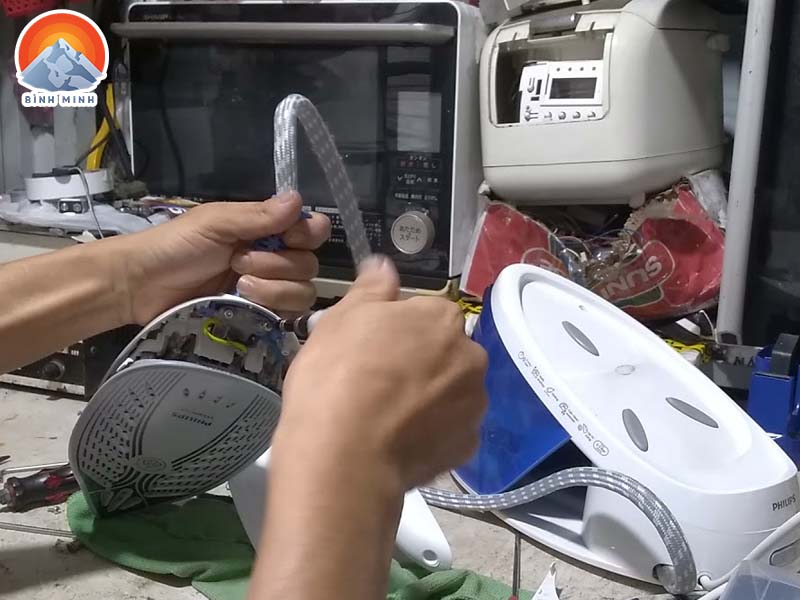 Khi nào nên tìm đến nơi sửa bàn ủi hơi nước?